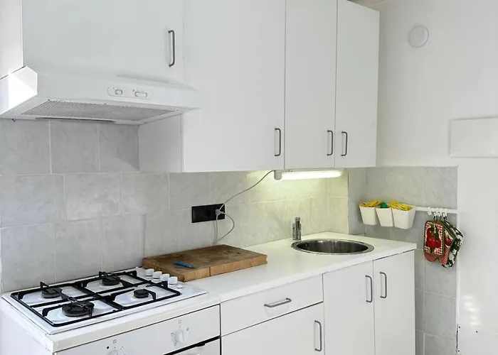 Apartment Casa Host , Fontana Candida Metro C, Vicino Tor Vergata